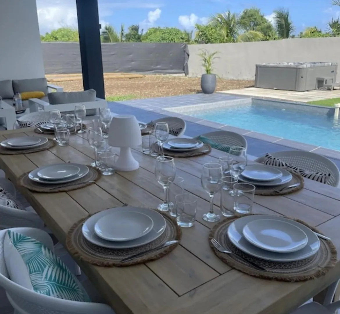 Villa Canelle Fwi 4 Etoiles Piscine Jacuzzi Beach Surf Le Moule Guadeloupe