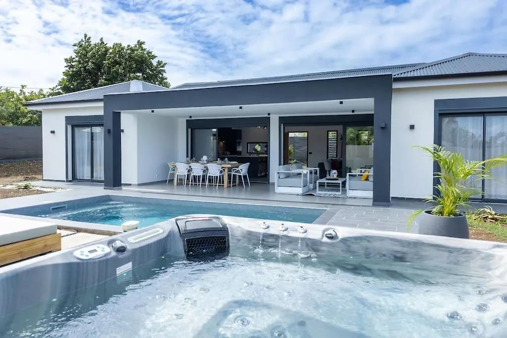 Villa Canelle Fwi 4 Etoiles Piscine Jacuzzi Beach Surf Le Moule