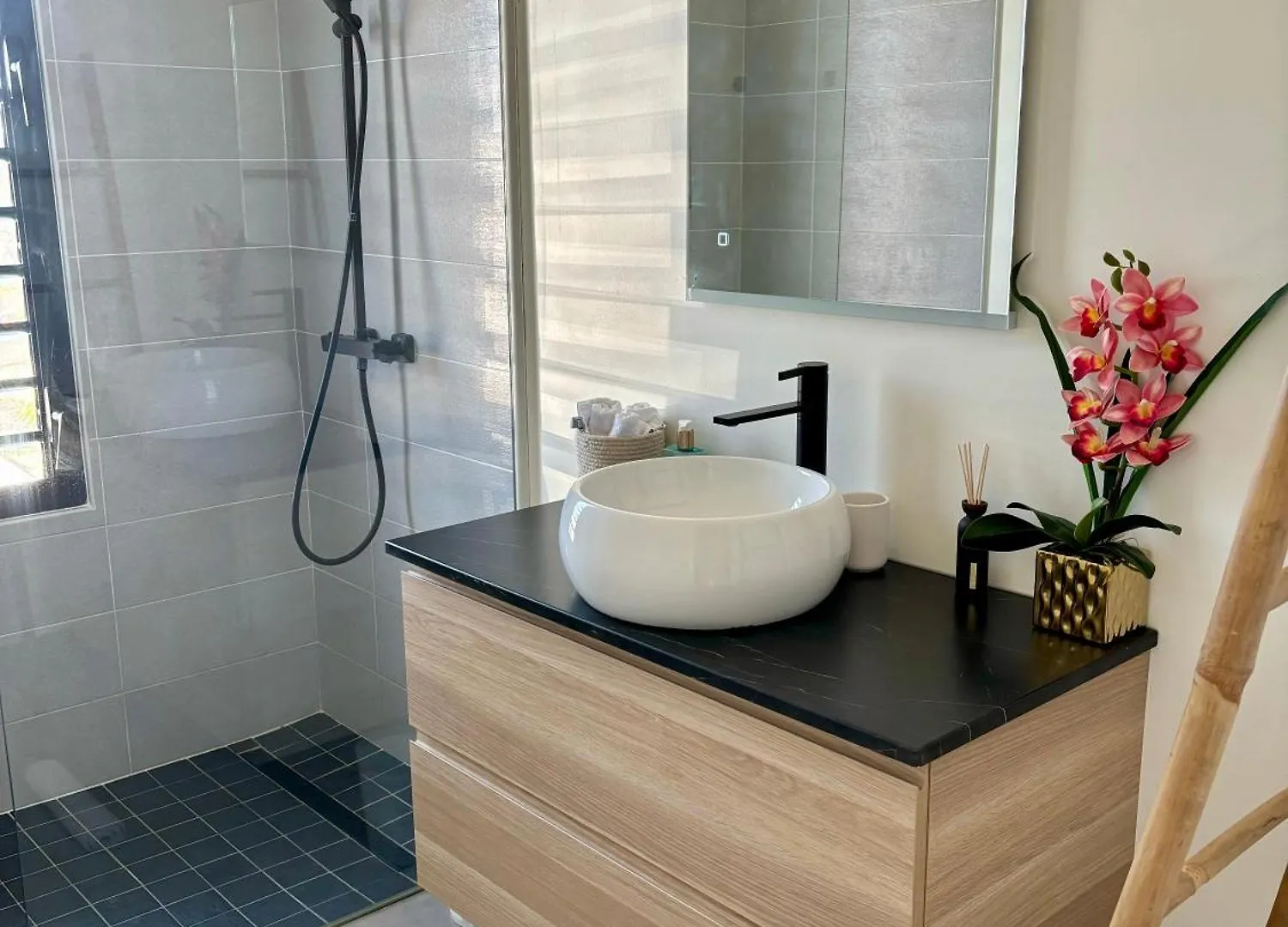 Villa Canelle Fwi 4 Etoiles Piscine Jacuzzi Beach Surf Le Moule